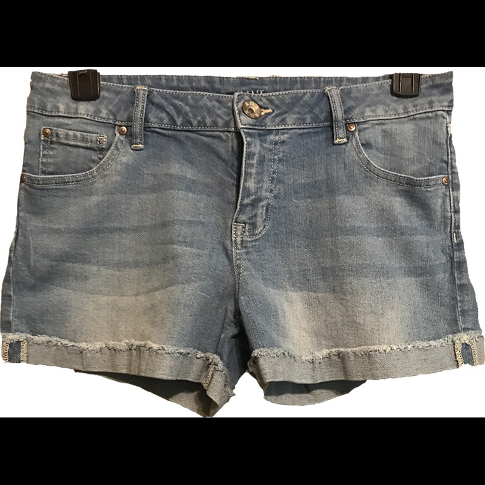 Denim shorts with cuff